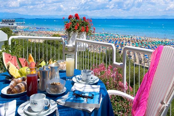 Hotel Playa Bibione Buitenkant foto