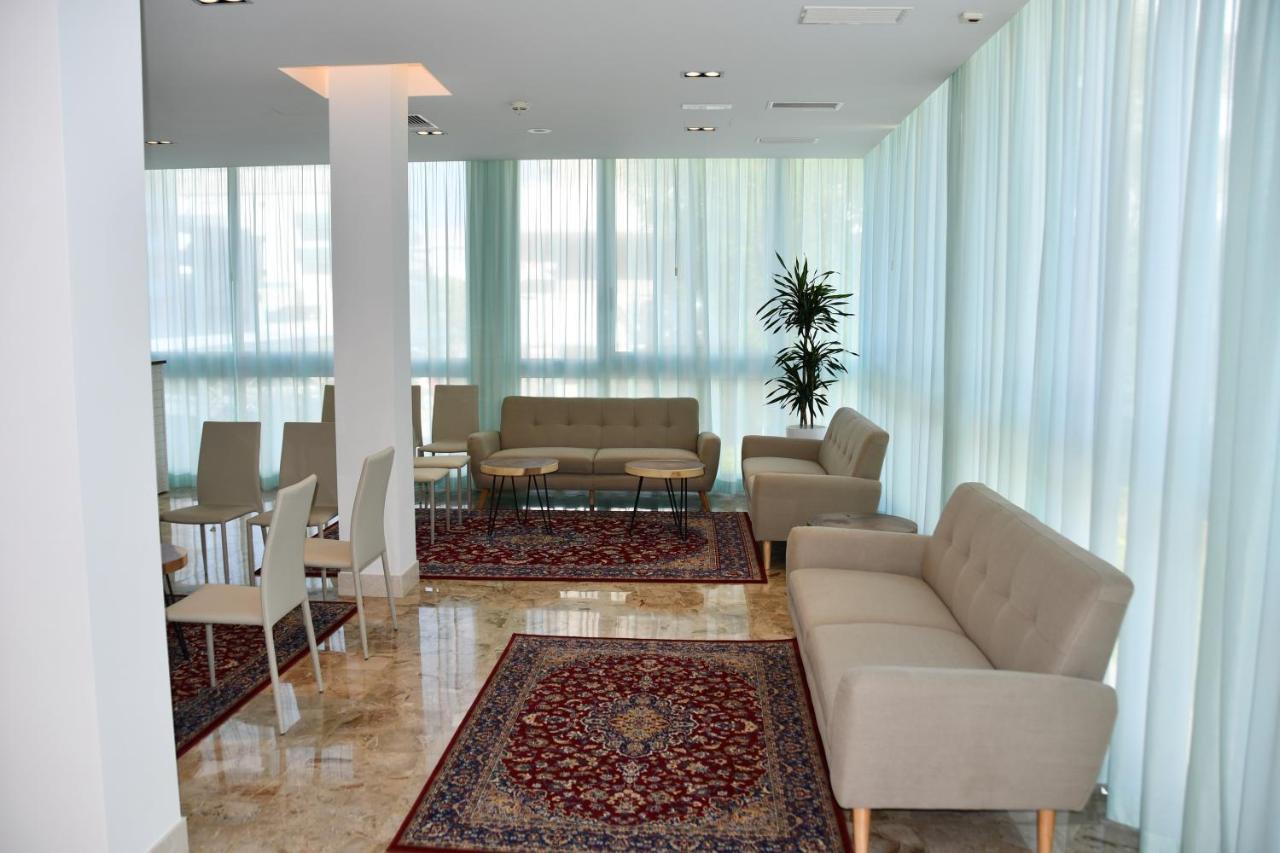 Hotel Playa Bibione Buitenkant foto
